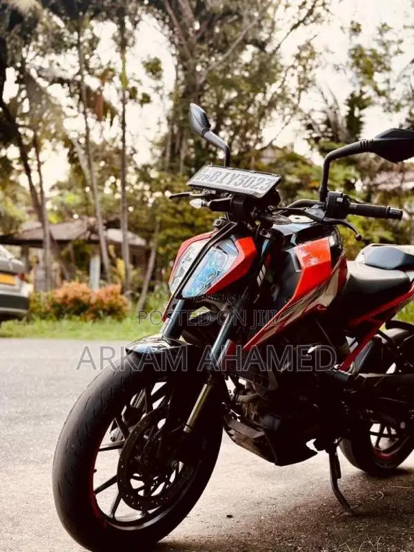 KTM Duke 125 2020 Motorbike (Used)