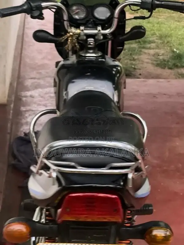 Bajaj CT-100 2015 Motorbike (Used)