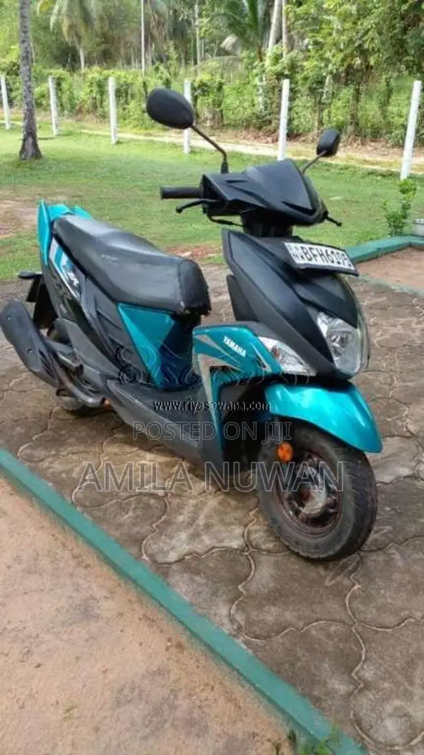 Yamaha Zr 2017 Motorbike (Used)