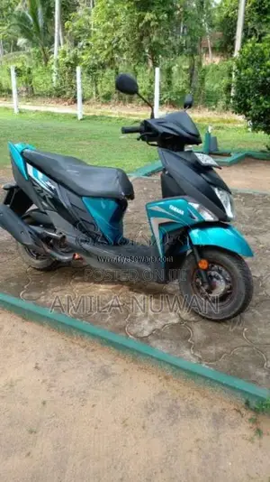 Yamaha Zr 2017 Motorbike (Used)