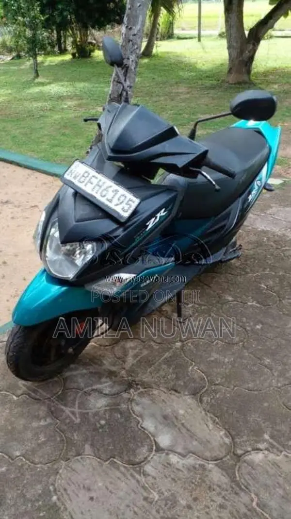 Yamaha Zr 2017 Motorbike (Used)