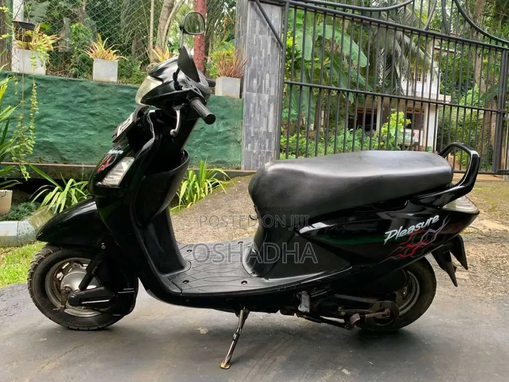 Hero Pleasure 2013 Motorbike (Used)