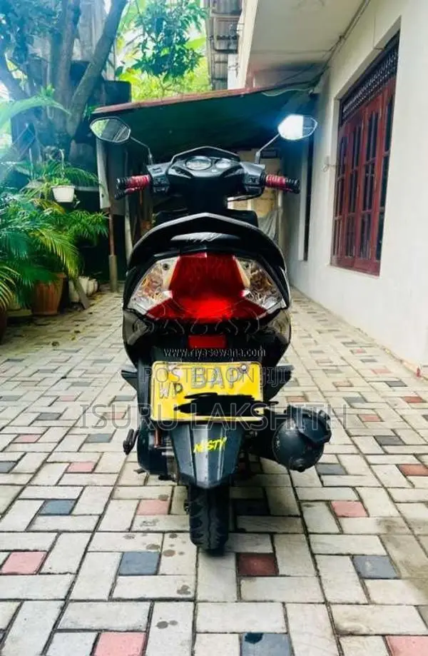 Honda Dio 2013 Motorbike (Used)