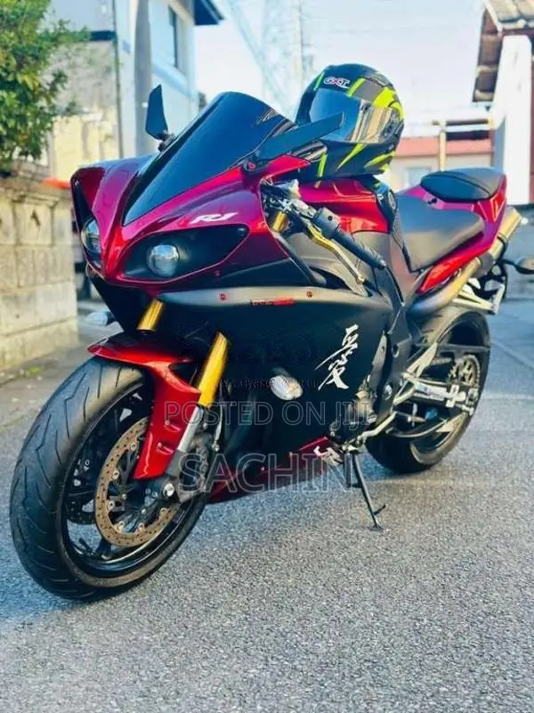 Yamaha R1 2011 Motorbike (Used)