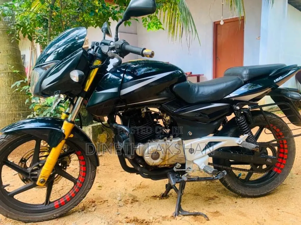 Bajaj Pulsar 180 2015 Motorbike (Used)