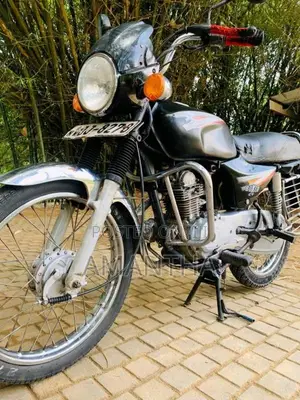 Bajaj Boxer 2004 Motorbike (Used)