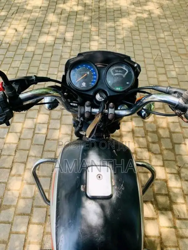 Bajaj Boxer 2004 Motorbike (Used)