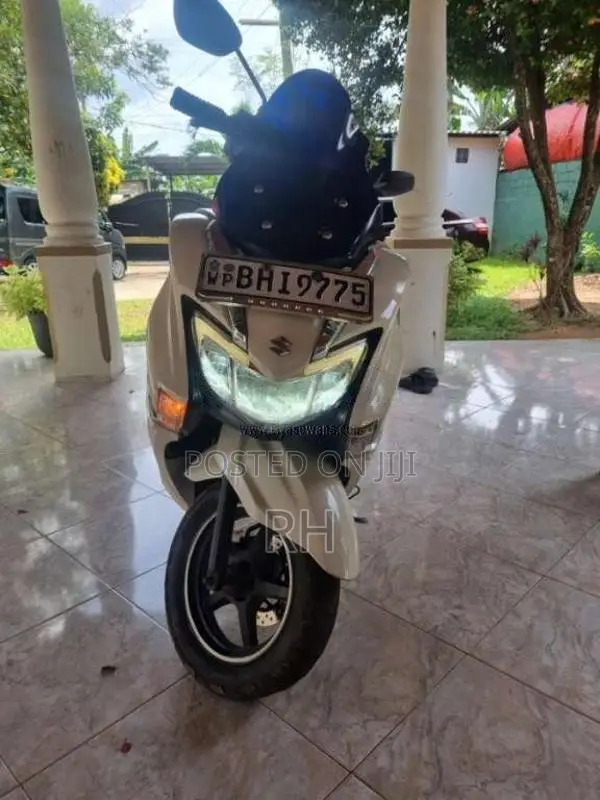 Suzuki BURGMAN 2018 Motorbike (Used)