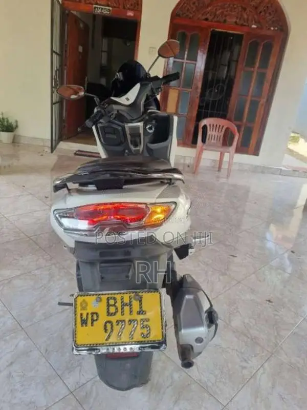 Suzuki BURGMAN 2018 Motorbike (Used)