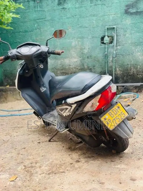 Honda Dio 2015 Motorbike (Used)