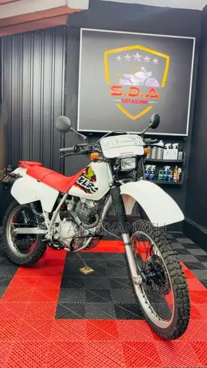 Honda Xlr 2005 Motorbike (Used)