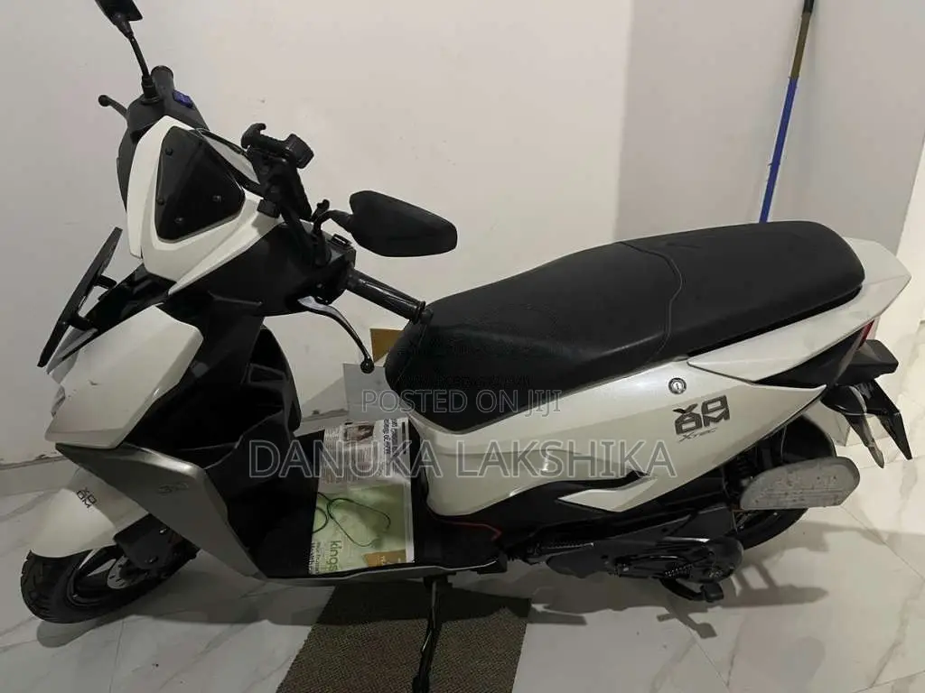 Hero Xoom 2025 Motorbike (Used)