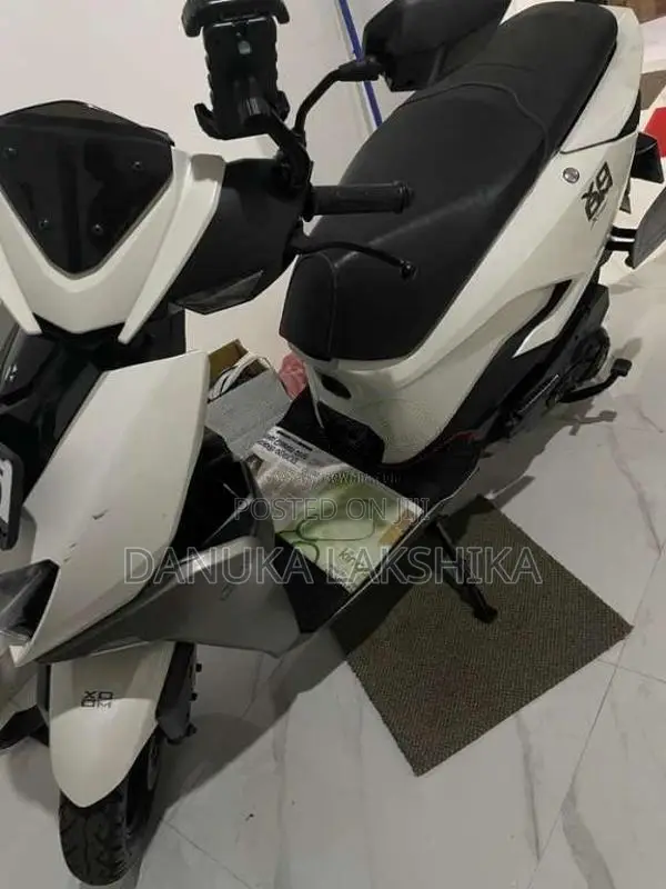 Hero Xoom 2025 Motorbike (Used)