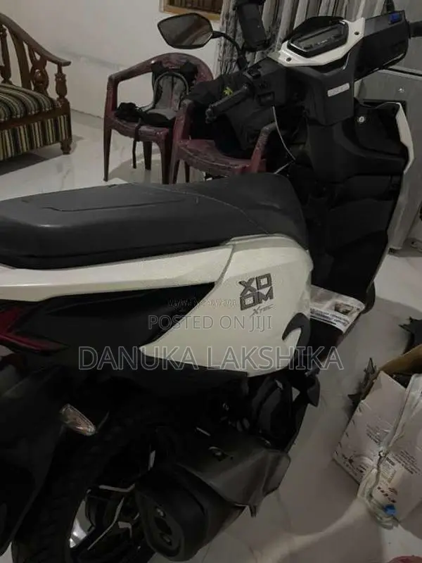 Hero Xoom 2025 Motorbike (Used)