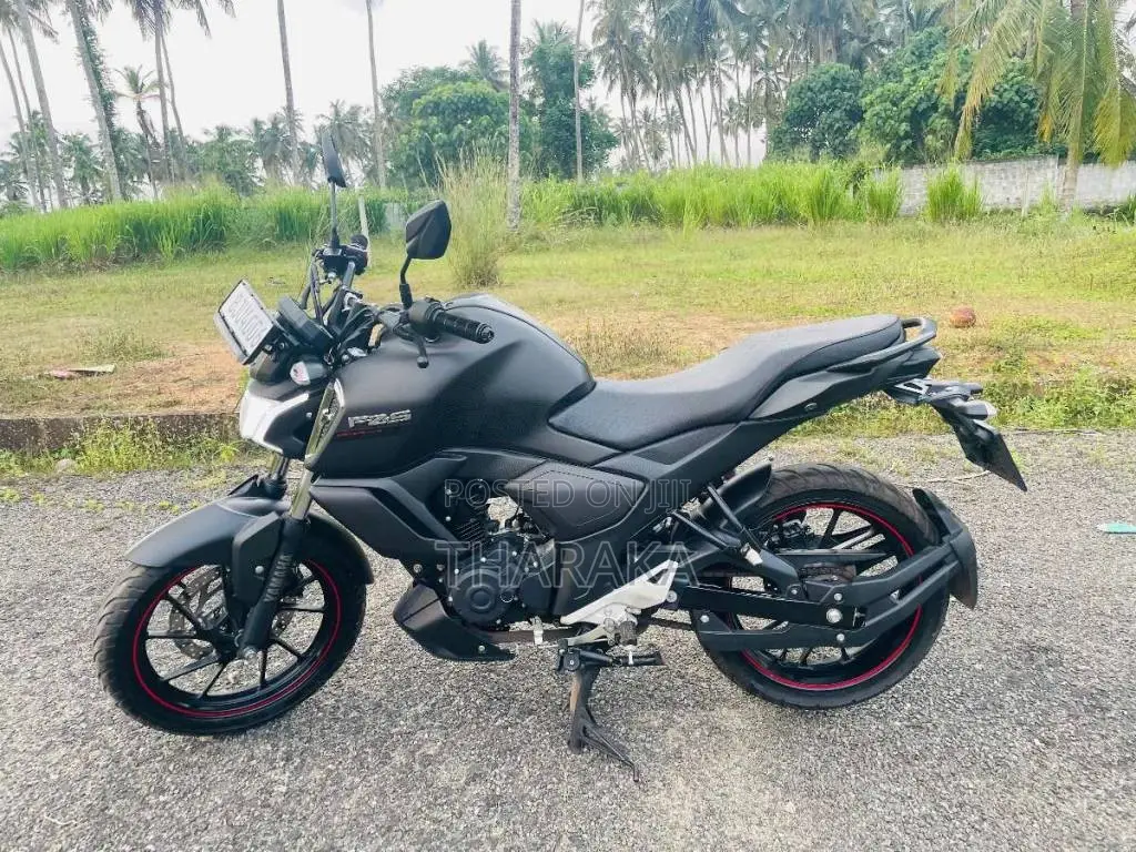 Yamaha FZ V4 2025 Motorbike (Used)
