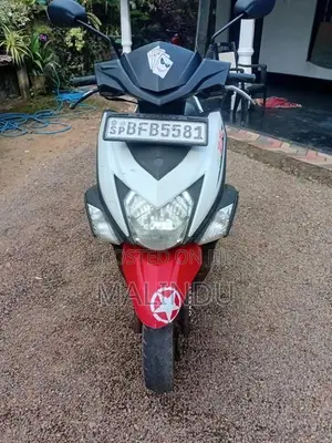 Yamaha Zr 2017 Motorbike (Used)