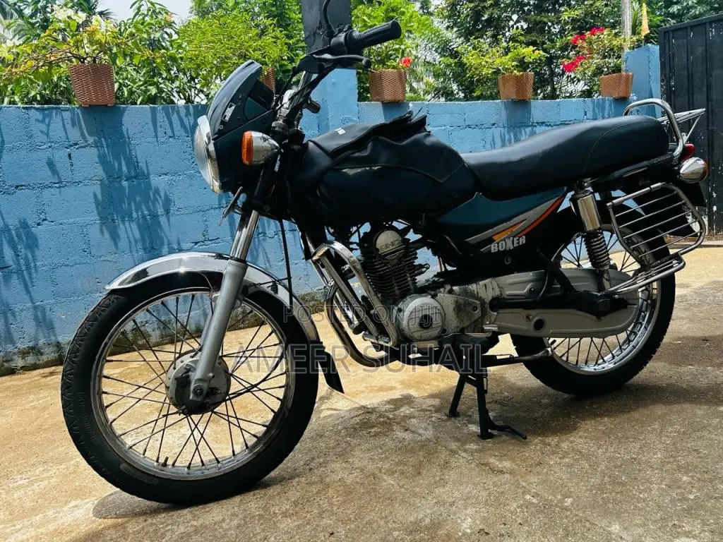 Bajaj Boxer 2002 Motorbike (Used)