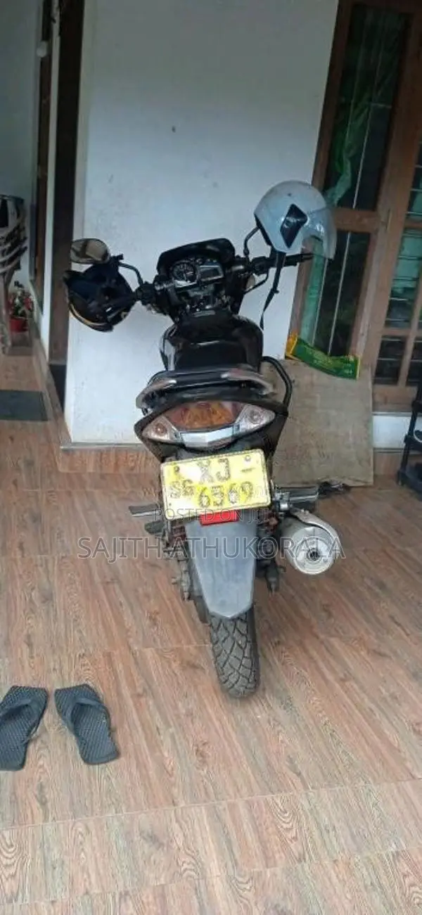 Hero-Honda CBZ 2013 Motorbike (Used)