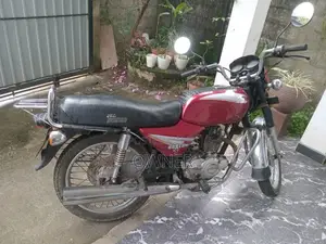 Bajaj Boxer 2004 Motorbike (Used)
