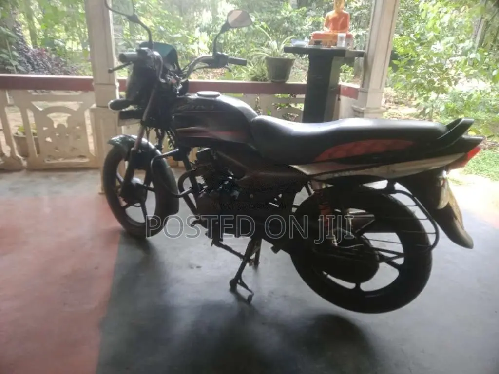 Bajaj Platina 2010 Motorbike (Used)