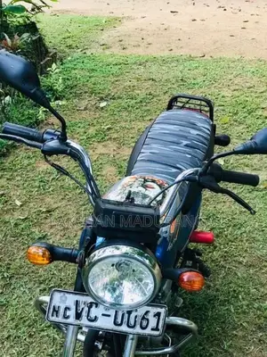 Bajaj Boxer 2009 Motorbike (Used)