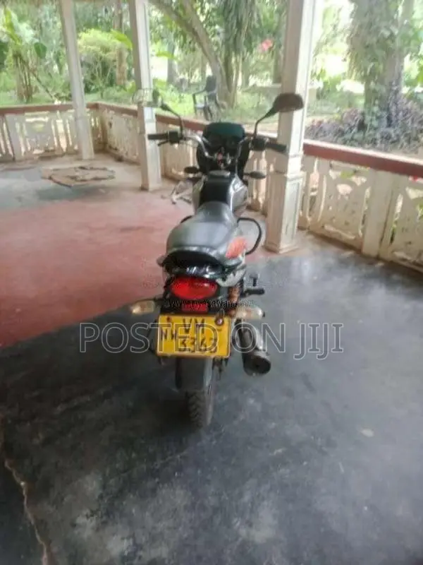 Bajaj Platina 2010 Motorbike (Used)