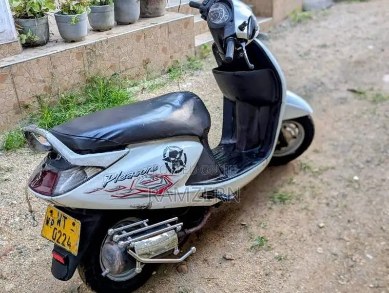 Hero Pleasure 2011 Motorbike (Used)