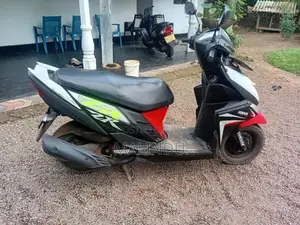 Yamaha Zr 2017 Motorbike (Used)