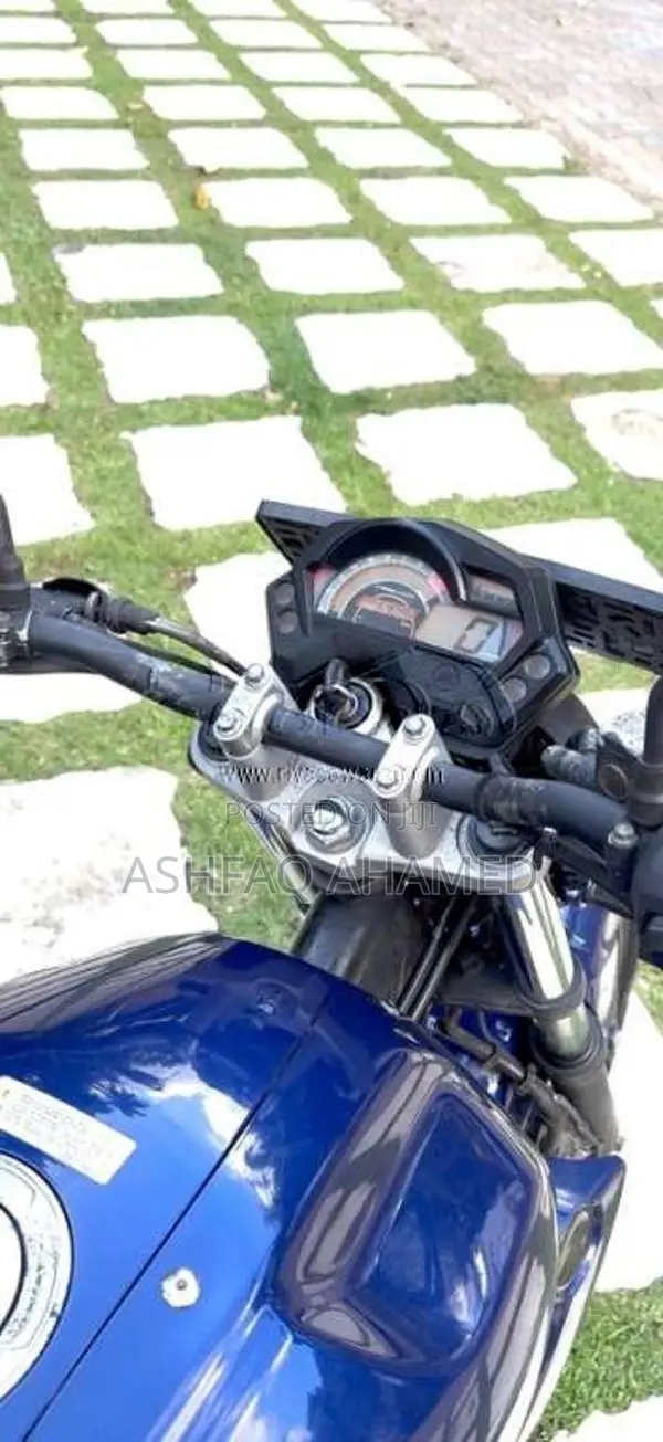 Yamaha FZ 2015 Motorbike (Used)