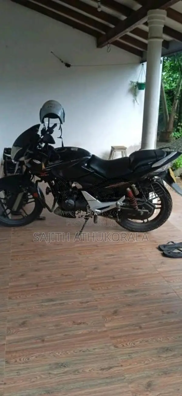 Hero-Honda CBZ 2013 Motorbike (Used)