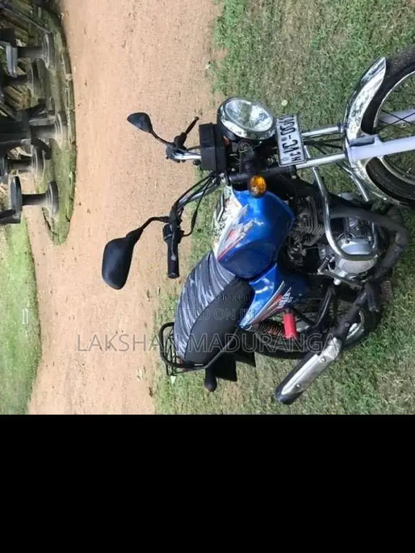 Bajaj Boxer 2009 Motorbike (Used)
