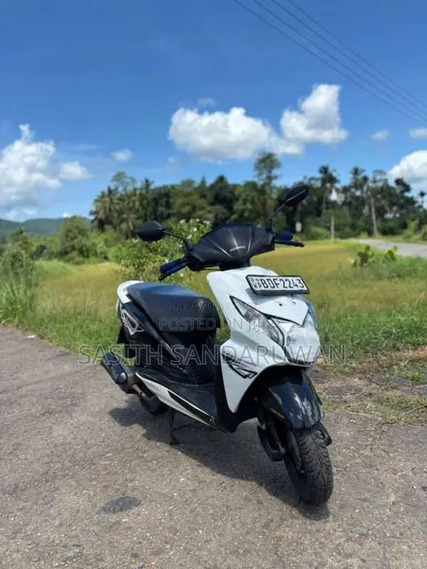Honda Dio 2015 Motorbike (Used)
