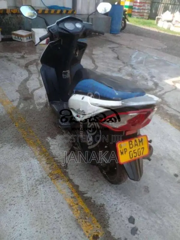 Honda Dio 2013 Motorbike (Used)