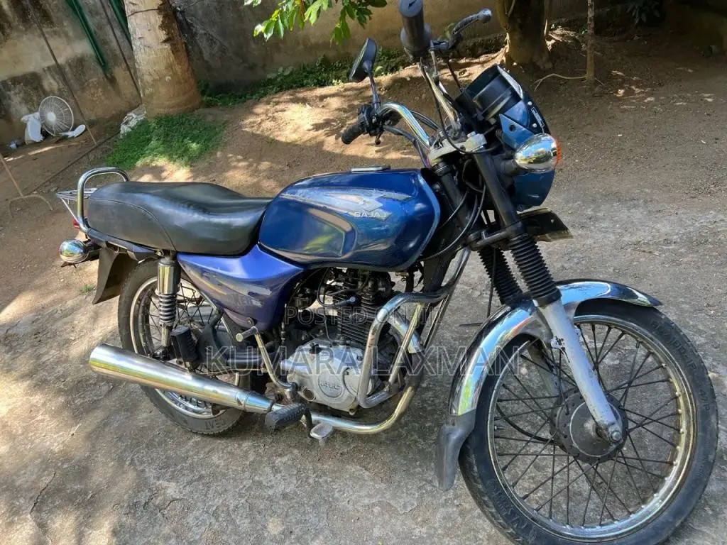 Bajaj Boxer 2005 Motorbike (Used)