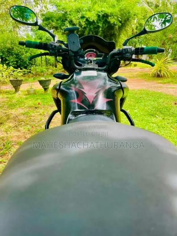 Hero Hunk 2015 Motorbike (Used)