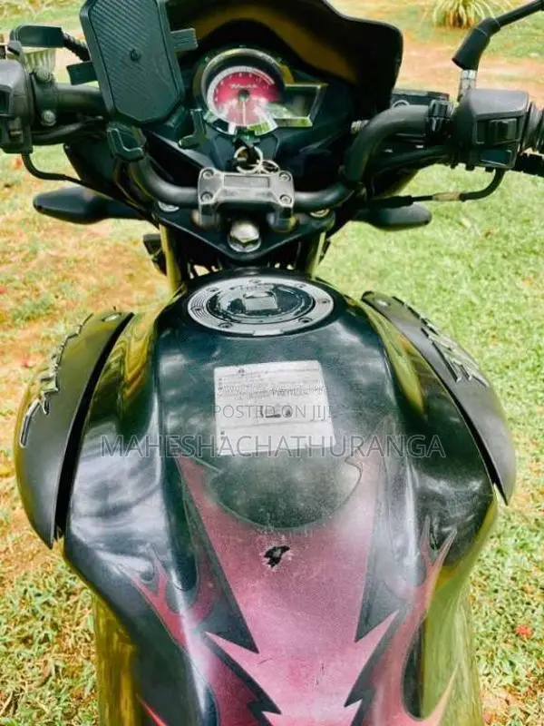 Hero Hunk 2015 Motorbike (Used)
