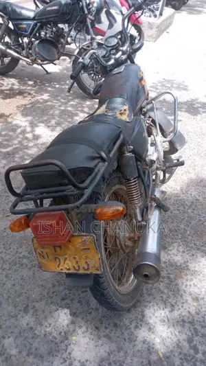 Bajaj Boxer 2002 Motorbike (Used)