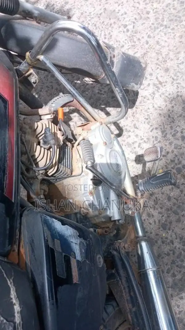 Bajaj Boxer 2002 Motorbike (Used)