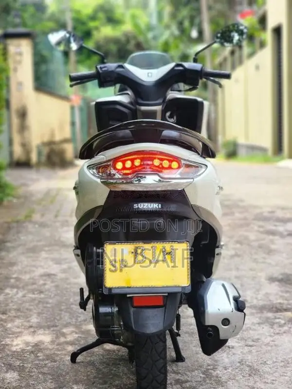 Suzuki BURGMAN 2019 Motorbike (Used)