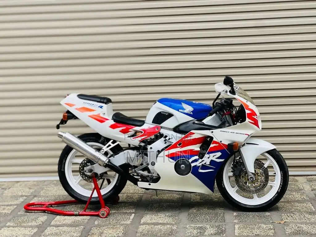 Honda CBR 1998 Motorbike (Used)