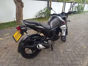 Yamaha FZ Version 2.0 2016 Motorbike (Used)