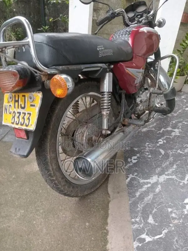 Bajaj Boxer 2004 Motorbike (Used)