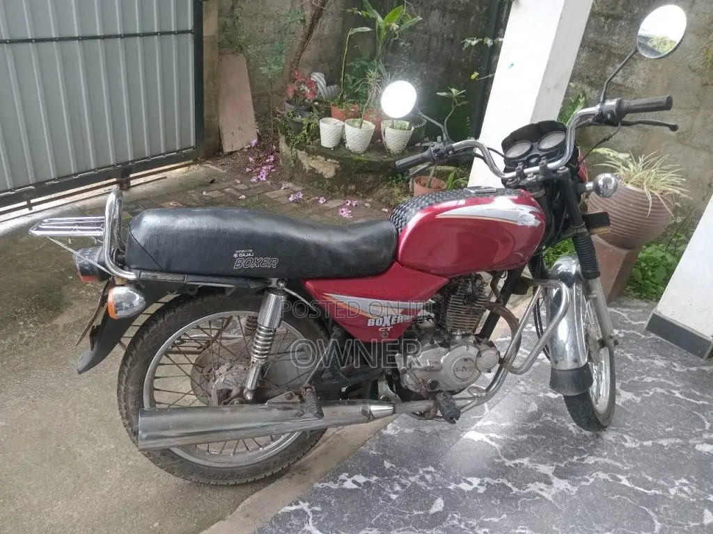 Bajaj Boxer 2004 Motorbike (Used)