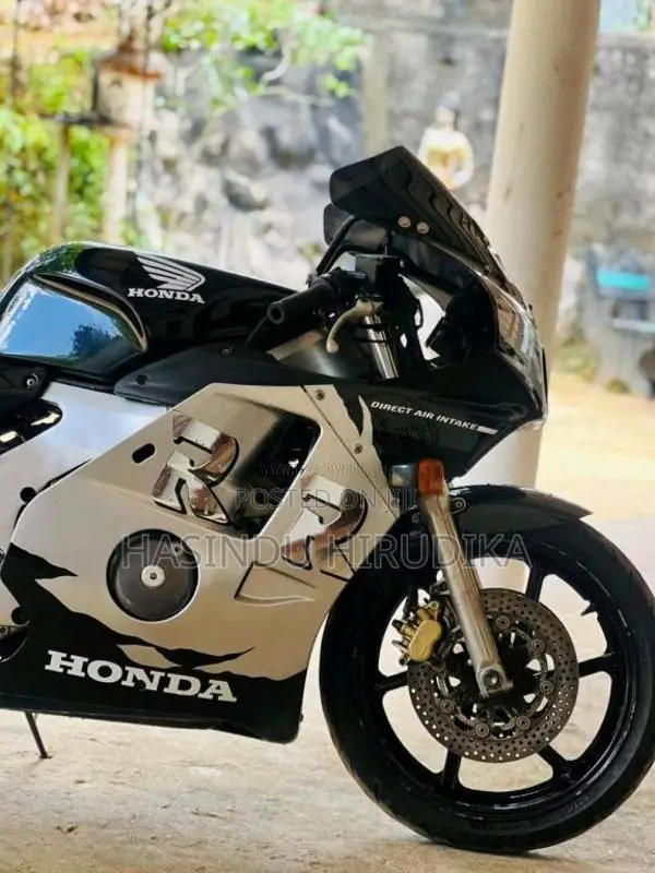Honda CBR 2014 Motorbike (Used)