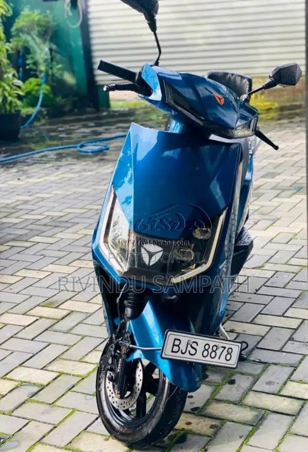 Yadea T5 2025 Motorbike Brand New