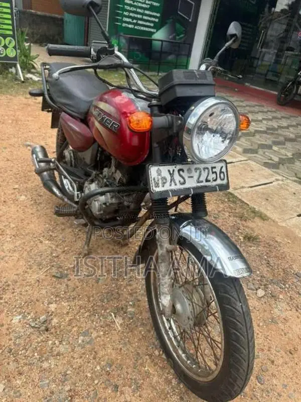 Bajaj Boxer 2012 Motorbike (Used)
