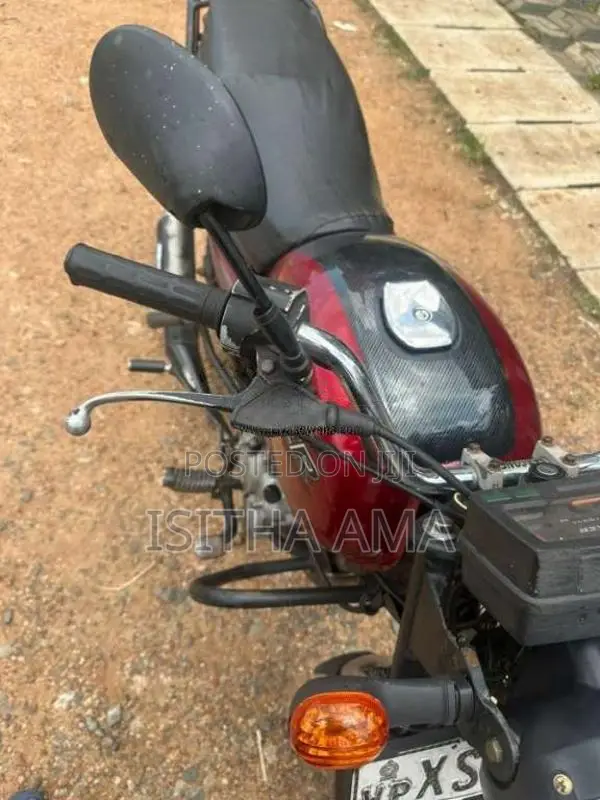 Bajaj Boxer 2012 Motorbike (Used)