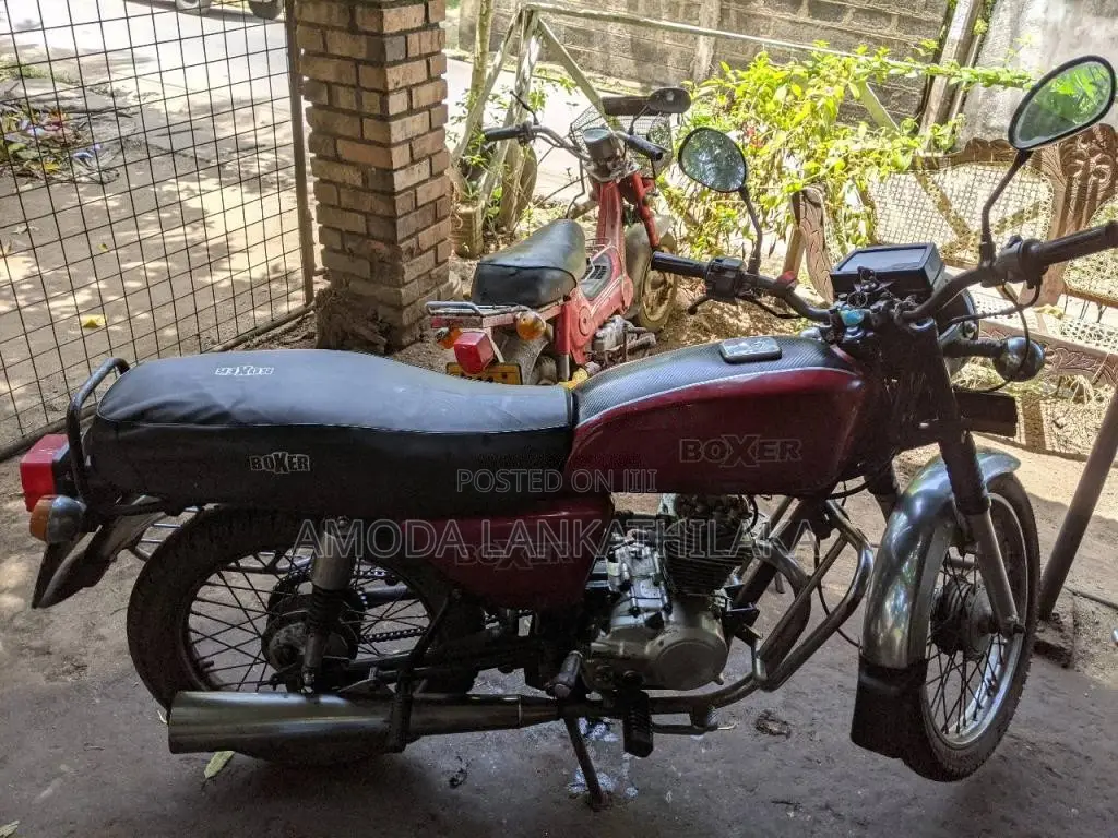 Bajaj Boxer 2000 Motorbike (Used)