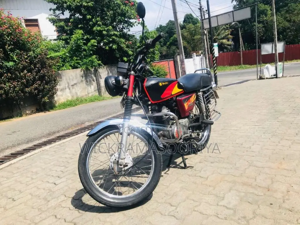 Bajaj Boxer 2000 Motorbike (Used)