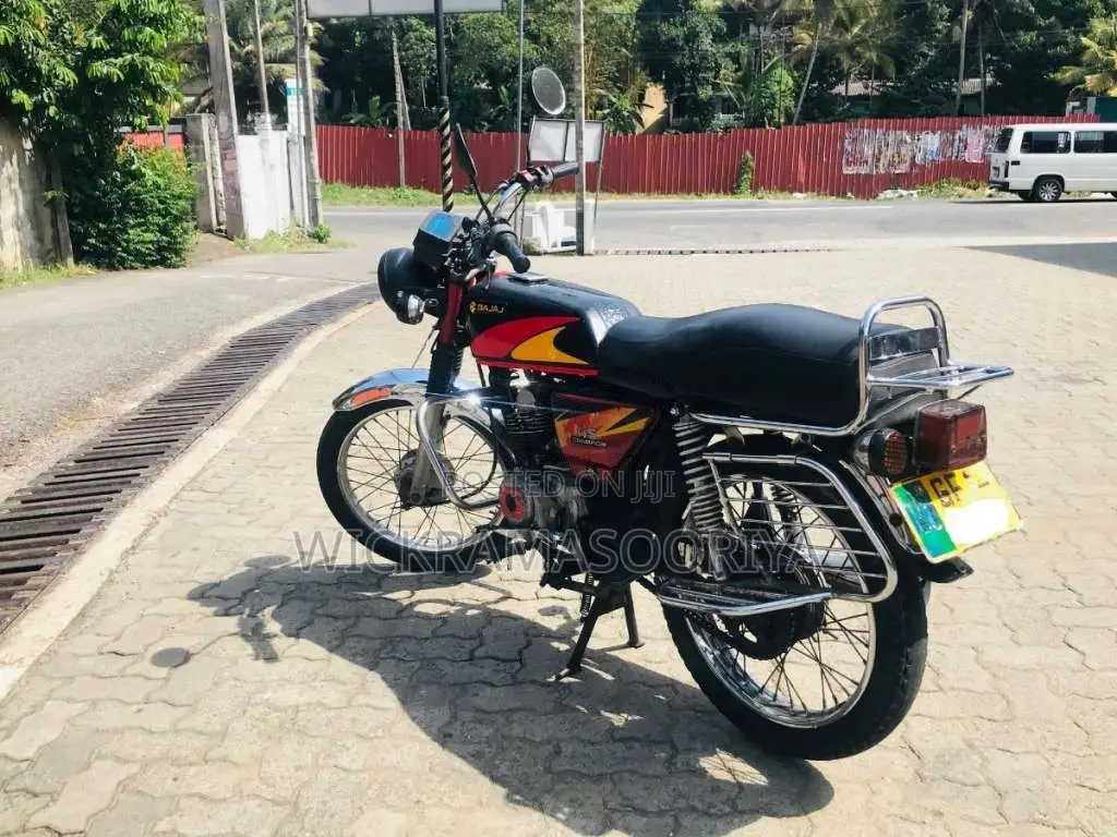 Bajaj Boxer 2000 Motorbike (Used)